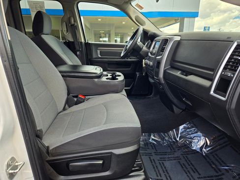 Used 2024 RAM 1500 Classic SLT AWD/4WD image 7