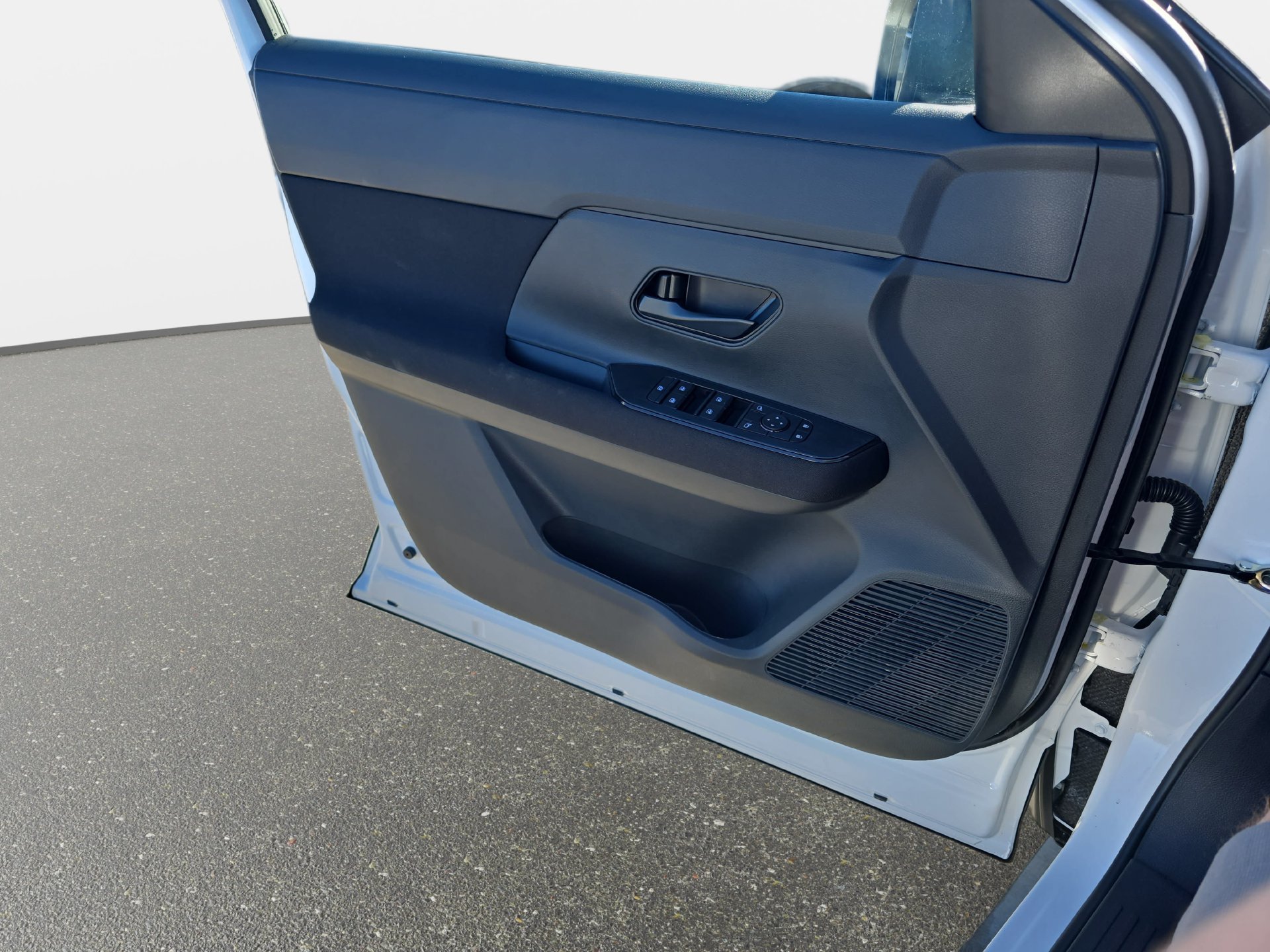 New 2026 Nissan Kicks S w/ Charging Package FWD image 25