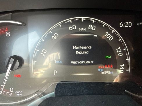 Used 2025 Toyota RAV4 XLE w/ Convenience Package FWD image 14