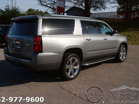 Used 2019 Chevrolet Suburban Premier AWD/4WD image 6