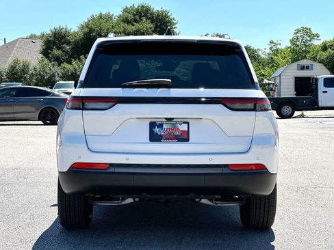 New 2026 Jeep Grand Cherokee Altitude RWD image 14