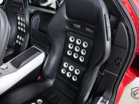 Used 2006 Ford GT RWD image 19