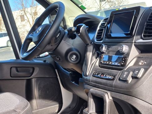 New 2025 RAM ProMaster 2500 w/ Quick Order Package 22G SLT image 5