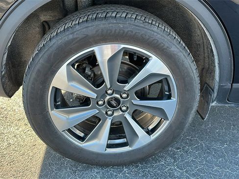 Used 2024 Ford Escape Platinum image 9