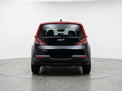 Used 2025 Kia Soul LX w/ LX Technology Package FWD image 7