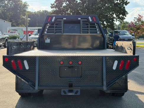 Used 2020 RAM 3500 Tradesman w/ Chrome Appearance Group AWD/4WD image 8
