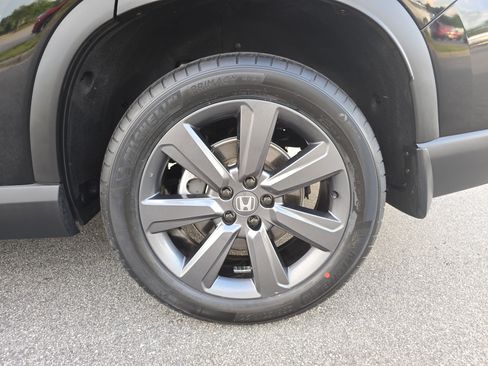 Used 2025 Honda Pilot Sport image 33