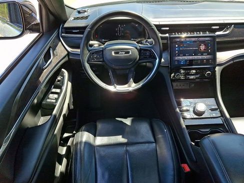 Used 2021 Jeep Grand Cherokee L Overland w/ Luxury Tech Group IV AWD/4WD image 11