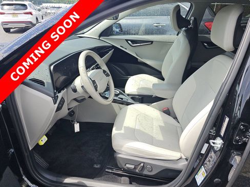 Used 2023 Kia Niro Wind w/ Wind Preserve Package FWD image 6
