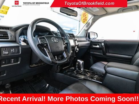 Used 2018 Toyota 4Runner TRD Off-Road Premium AWD/4WD image 3