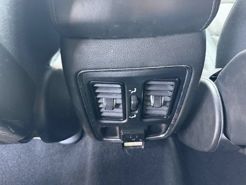 Used 2021 Jeep Grand Cherokee Laredo X RWD image 25