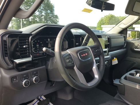 New 2025 GMC Sierra 1500 Elevation image 18