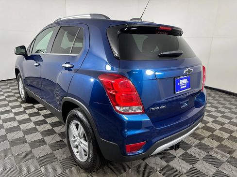 Used 2020 Chevrolet Trax LT w/ LT Convenience Package AWD/4WD image 3