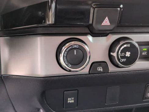 Used 2017 Toyota Tacoma SR5 w/ Tow Package AWD/4WD image 37