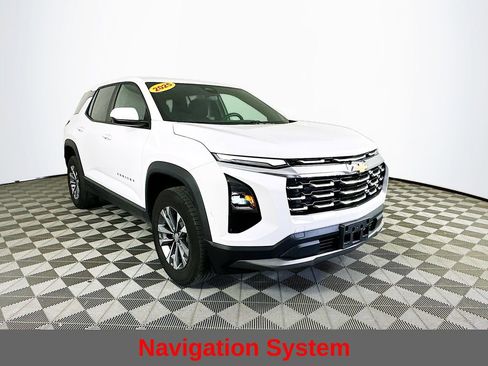 Used 2025 Chevrolet Equinox LT FWD image 4