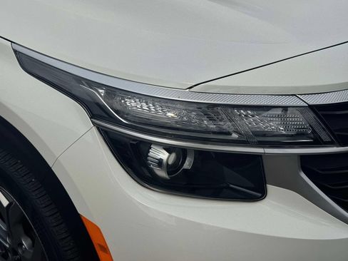 Used 2024 Kia Seltos LX AWD/4WD image 9