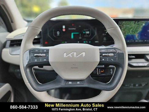 Used 2024 Kia EV9 Wind image 27