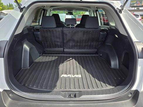 Used 2024 Toyota RAV4 LE AWD/4WD image 13