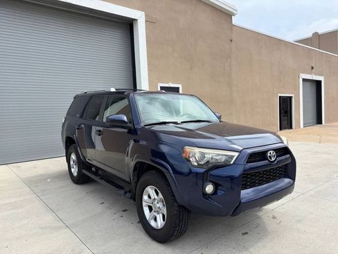 Used 2014 Toyota 4Runner SR5 AWD/4WD image 8