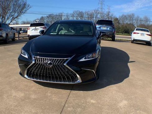 Used 2024 Lexus ES 350 w/ Premium Package image 3