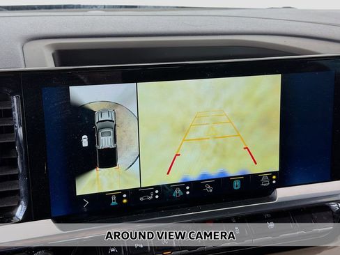 Used 2022 Chevrolet Silverado 1500 High Country w/ High Country Premium Package image 6