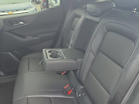 New 2026 Chevrolet Equinox LT w/ Convenience Package II FWD image 11