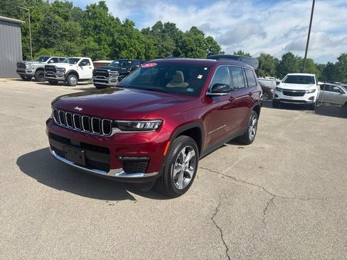 Used 2024 Jeep Grand Cherokee L Limited AWD/4WD image 7