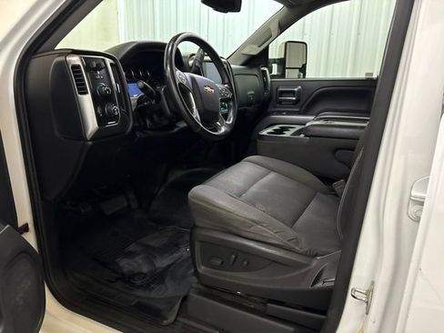 Used 2018 Chevrolet Silverado 1500 LT w/ True North Edition AWD/4WD image 16