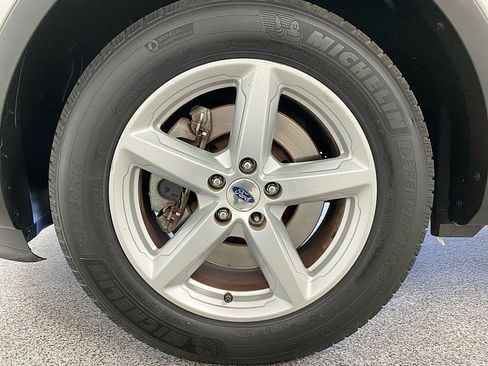 Used 2018 Ford Explorer XLT image 23