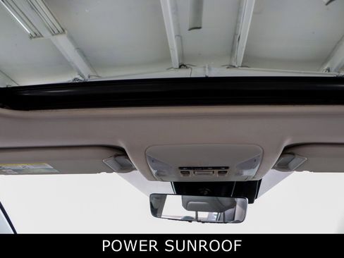 Used 2021 Toyota RAV4 XLE Premium image 21