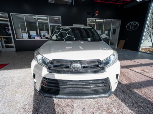 Used 2017 Toyota Highlander SE image 6