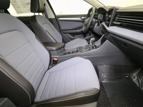 New 2026 Volkswagen Jetta SE FWD image 13