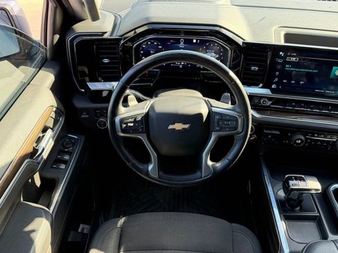 Used 2022 Chevrolet Silverado 1500 LT image 10