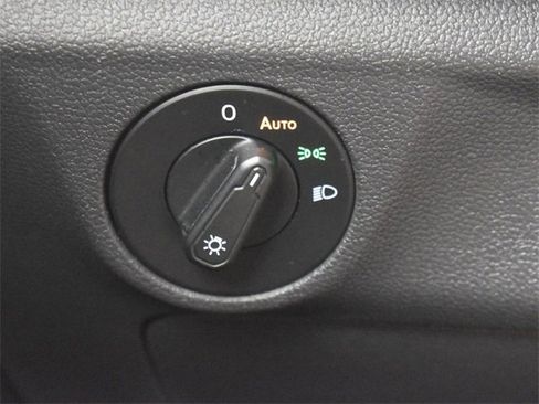 Used 2019 Volkswagen Jetta R-Line image 24