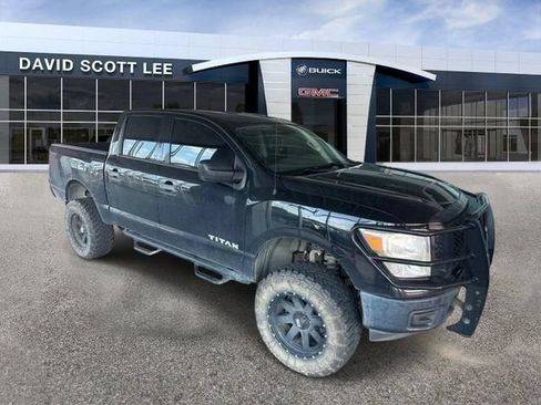 Used 2017 Nissan Titan S AWD/4WD image 5