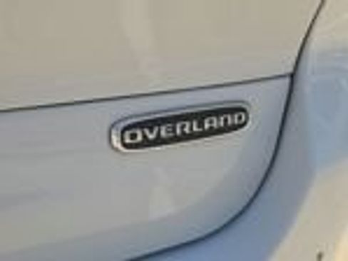 Used 2022 Jeep Grand Cherokee L Overland w/ Luxury Tech Group IV AWD/4WD image 18