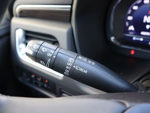 Certified 2024 Chevrolet Suburban LT w/ LT Signature Package image 25