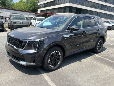 Used 2025 Kia Sorento S FWD image 3