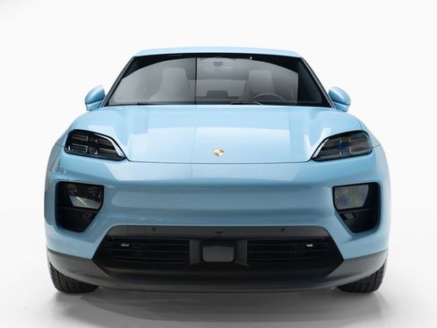 Used 2025 Porsche Macan 4S Electric image 5