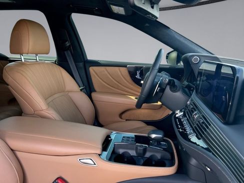 Used 2025 Lexus LS 500 w/ Interior Upgrade Package RWD image 6