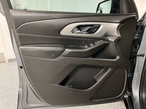 Used 2021 Chevrolet Traverse LS image 19
