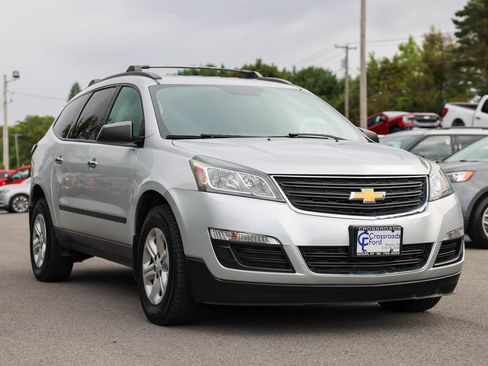 Used 2016 Chevrolet Traverse LS FWD image 3