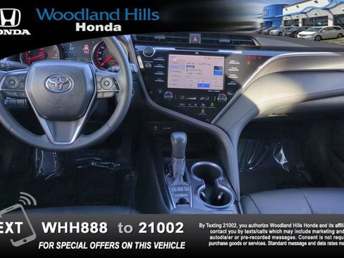 Used 2018 Toyota Camry XSE image 19