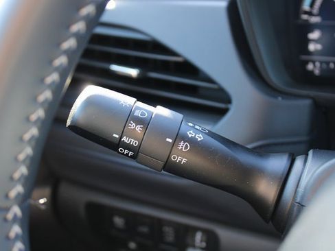 Used 2025 Subaru Forester Limited image 33