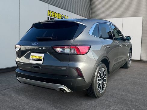 Used 2022 Ford Escape Titanium FWD image 5