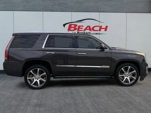 Used 2015 Cadillac Escalade Premium image 10