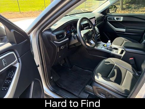 Used 2023 Ford Explorer XLT w/ Equipment Group 202A AWD/4WD image 13