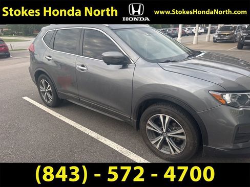 Used 2019 Nissan Rogue SV w/ Premium Package FWD image 4