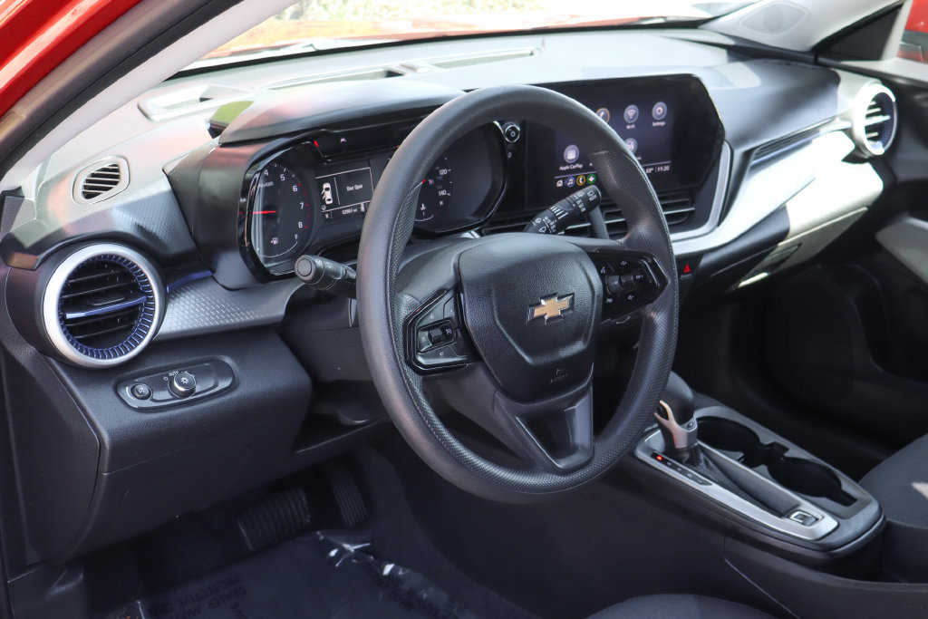 Used 2024 Chevrolet Trax LS w/ LS Convenience Package FWD image 22