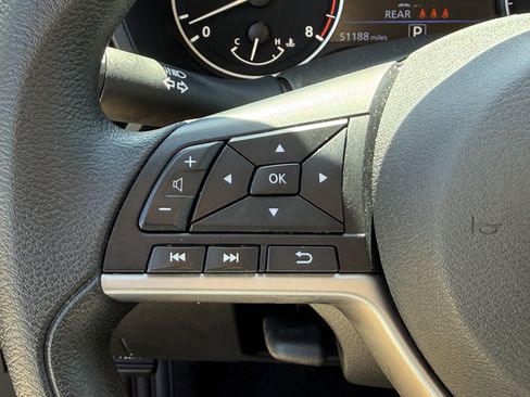 Used 2024 Nissan Altima 2.5 SV image 16